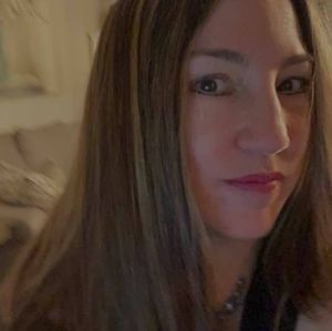 Meet your Posher, Jennifer